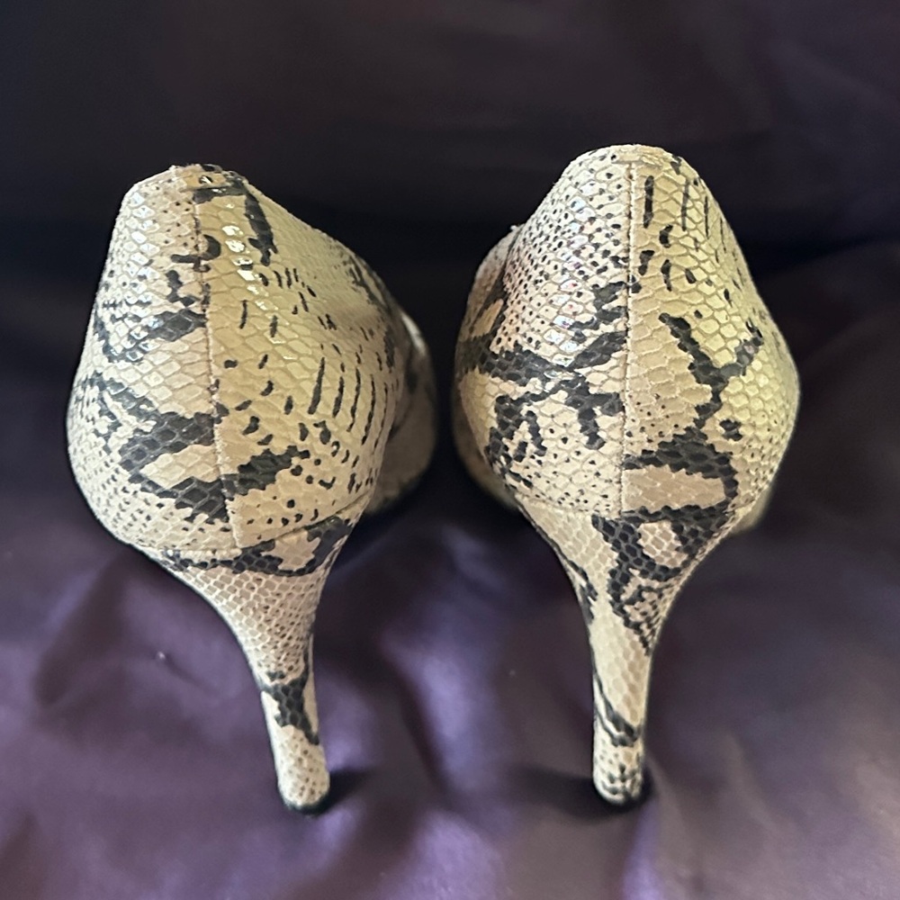 EUC Christian Louboutin Black and White Snake Print Heels - Picture 7 of 7